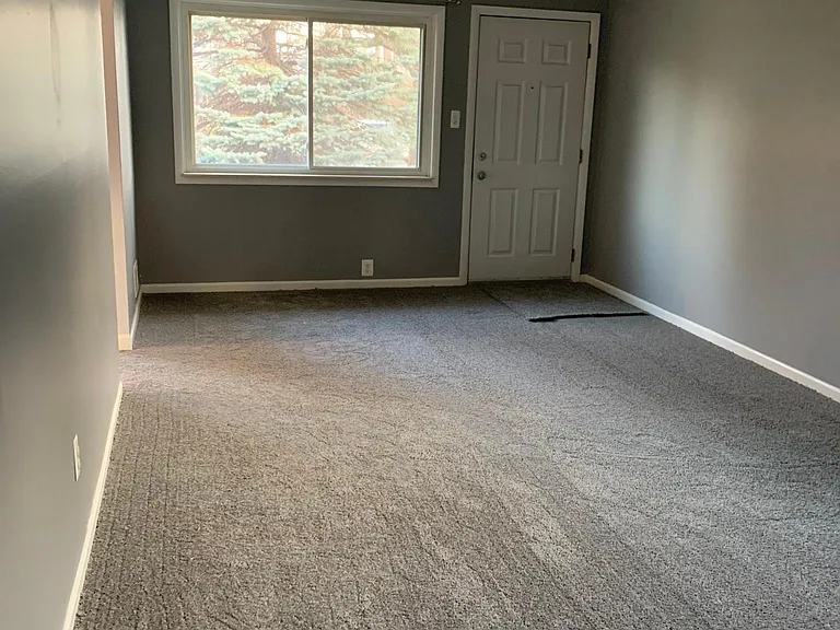 11830 Beech Daly Rd — Photo 12