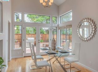 2 Lawrence Rd, Alameda, CA 94502