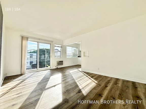 3rd image of 1541 N Formosa Ave #11A