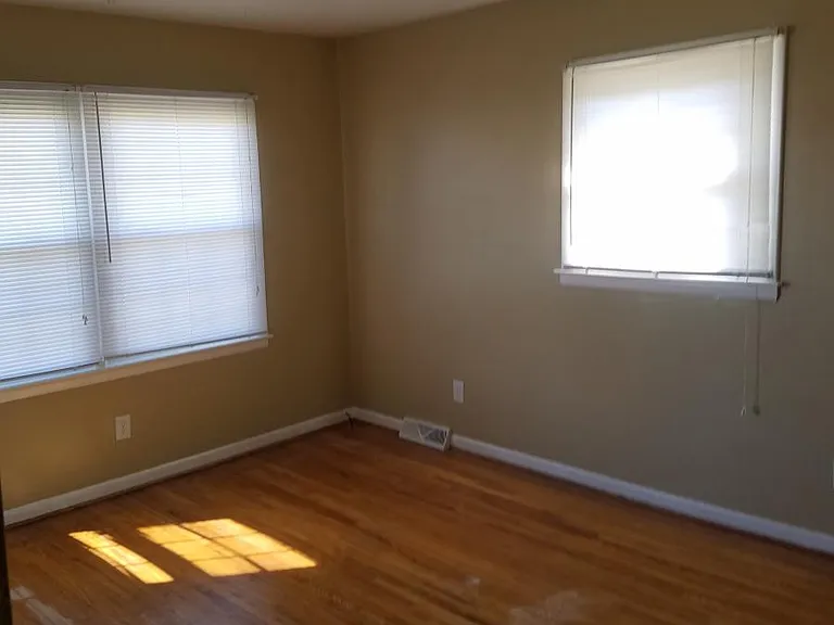 1144 Centre Pkwy — Photo 9