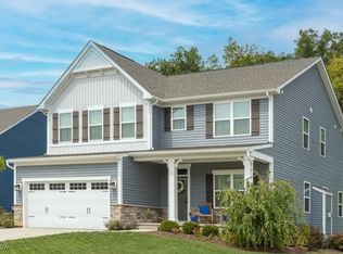 2033 W Woodland Dr, Akron, OH 44313