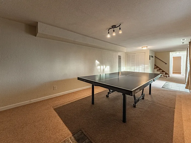 1143 Stanton St — Photo 14