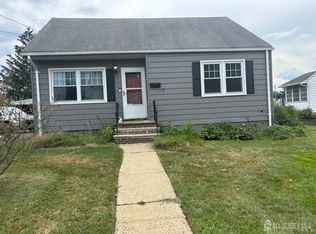 18 6th St, Sayreville, NJ 08872