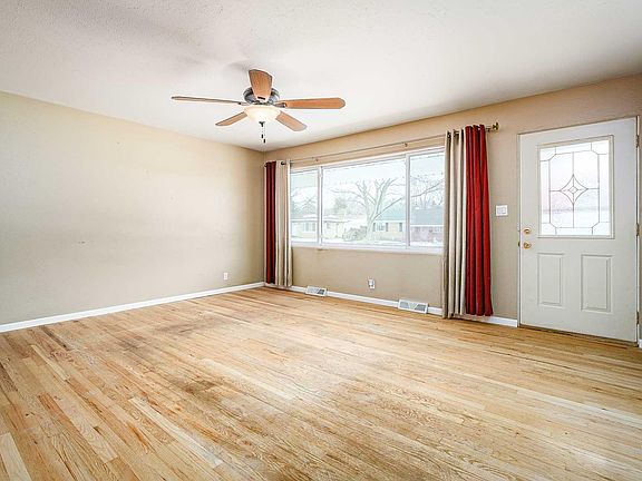 3rd image of 50747 Parian Ave