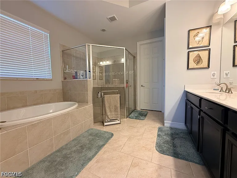 3920 King Edwards St — Photo 23