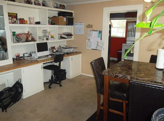 5th image of 1014 N Pacific St