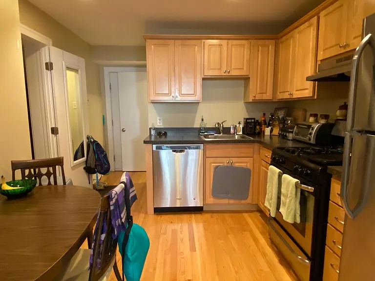 3441 N Seeley Ave #G — Photo 7