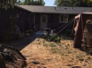 332 S Buchanan Ave, Eagle Point, OR 97524