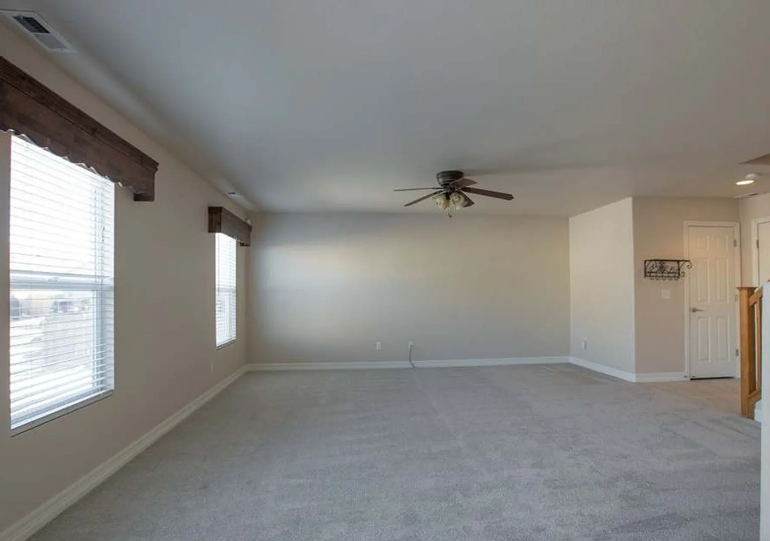 Coming Soon! 3 BR/2.5BA | Newly Renovated Single Family Home | 1-Car Covered Parking | Gated back... — Photo 3