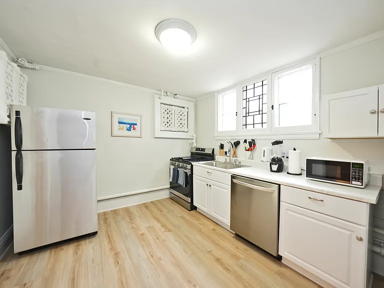 664 Auburn Ave #2 — Photo 13