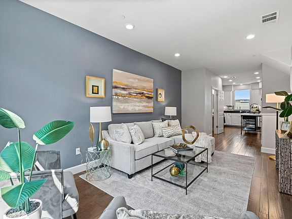 3rd image of 22 Lavender Ct