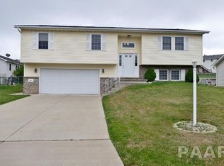 220 Independence Dr, East Peoria, IL 61611