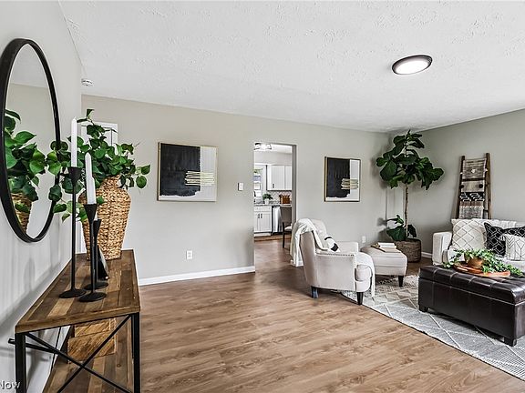 4th image of 3138 Starlite Dr NW