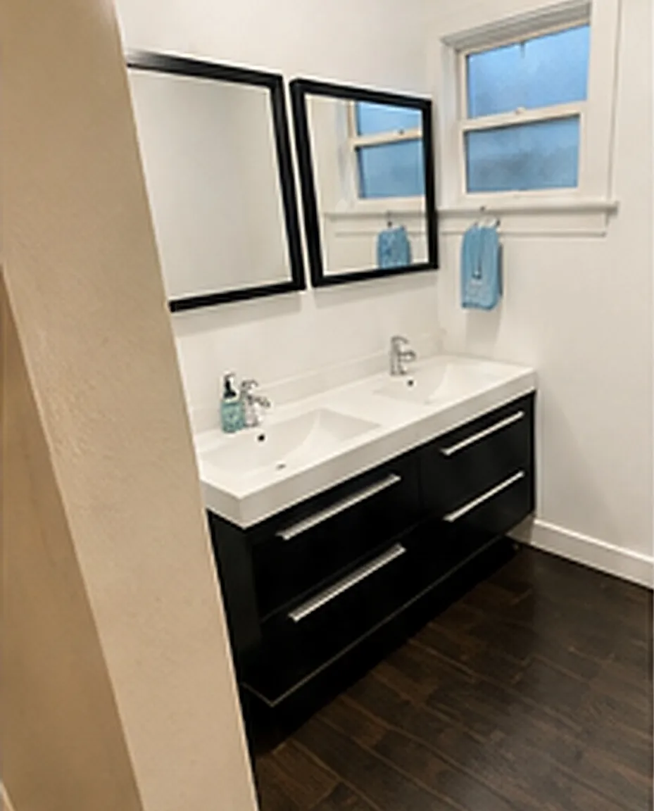 Studio, 150 sqft, $1,300 — Photo 3