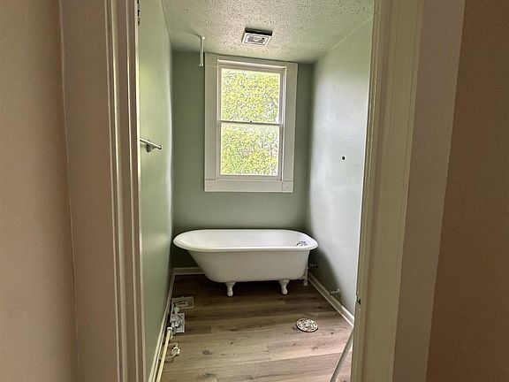 4th image of 423 N 5th St