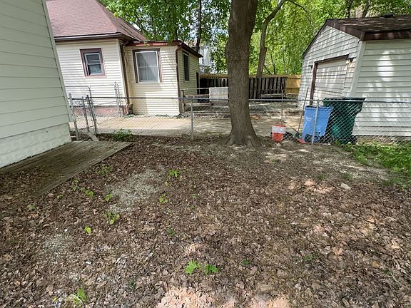3rd image of 414 N Hayford Ave