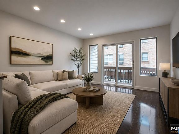 3rd image of 31 Fairmount Avenue #6A
