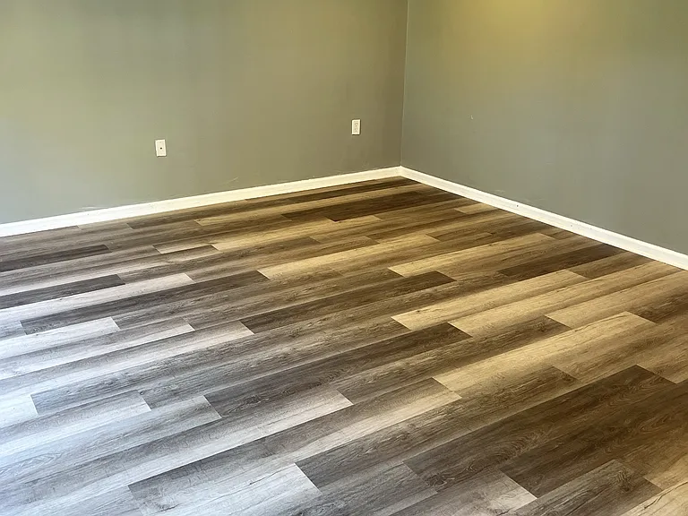 13 Topeka Ct — Photo 4