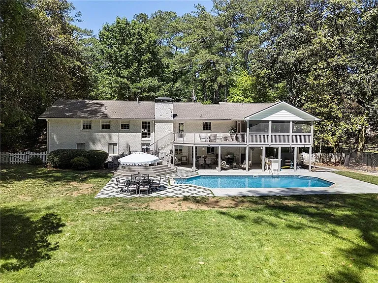 4770 Chatworth Ct — Photo 6
