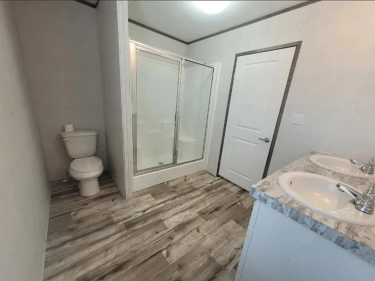 8801 Private Road 7325 — Photo 7