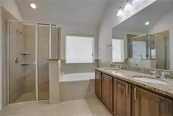 1412 Rose Bud Ct — Photo 12