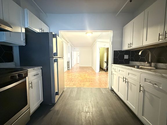 5th image of 422 Convent Ave #1