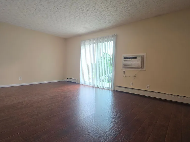 3120 Meriday Ln — Photo 5