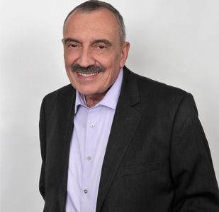Michael F Machinski