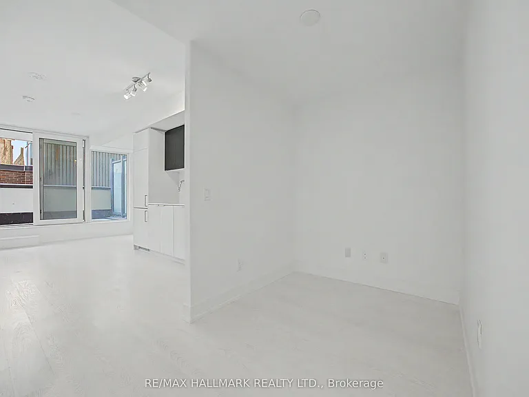 308 Jarvis St #308 — Photo 11