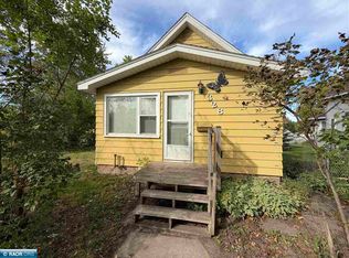 328 9th St SW, Chisholm, MN 55719