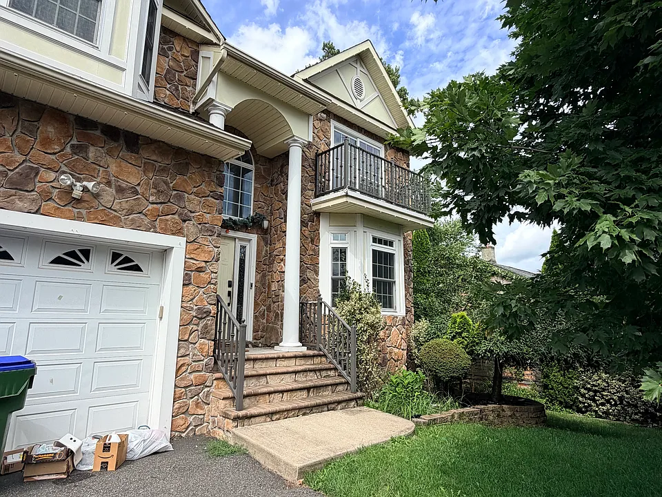 39 Hamilton Ave