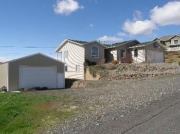 2nd image of 2992 Dove Dr