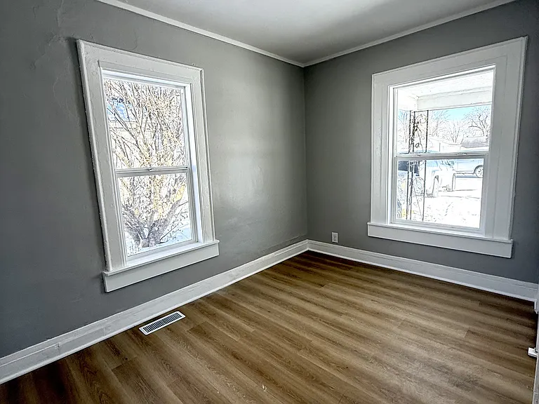 1141 S Calumet St — Photo 9
