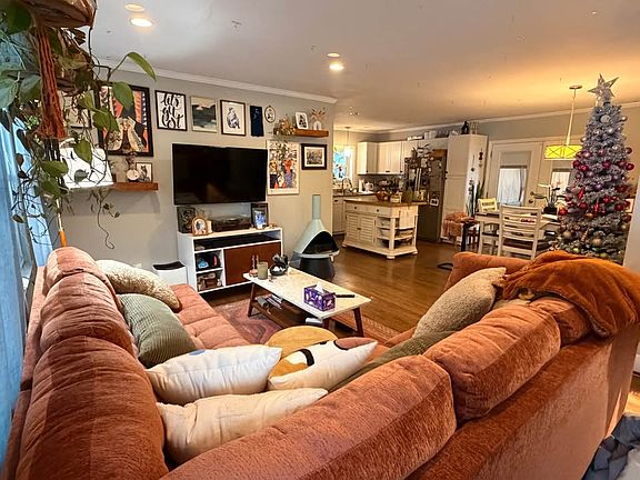 3rd image of 3522 Driftwood Dr