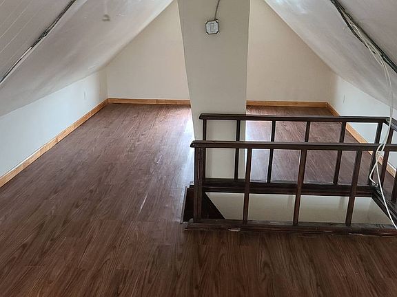 5th image of 77 Harden St