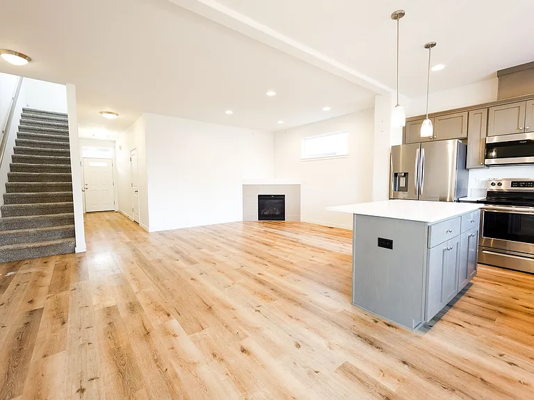 1043 N Fairhope Pl — Photo 3