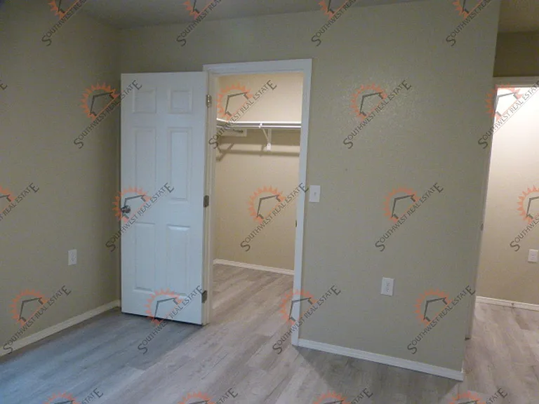 108 Wicks — Photo 11
