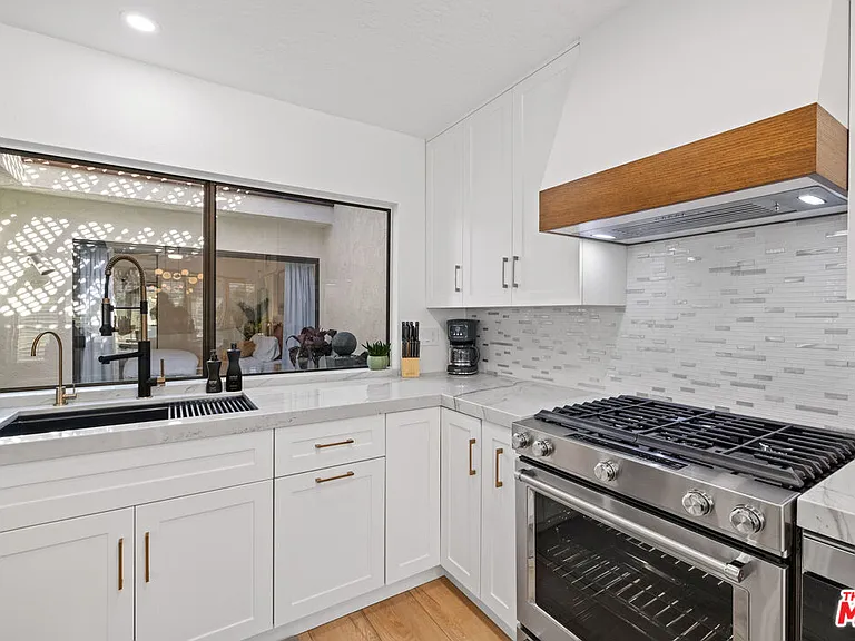 72417 Rolling Knolls Dr — Photo 4