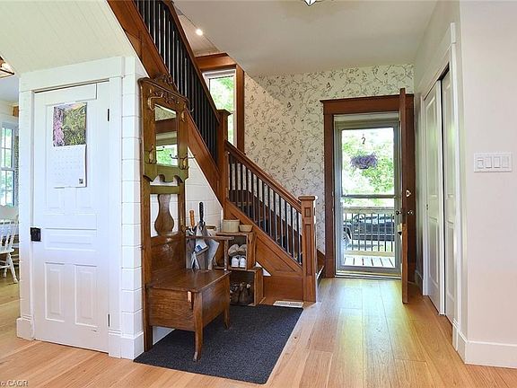 4th image of 335 Haldimand Rd #12