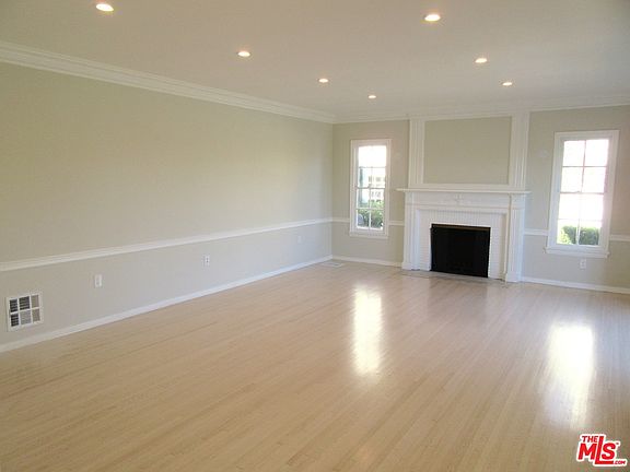 3rd image of 437 Shirley Pl APT A