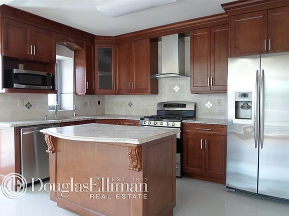 4th image of 531 W 235th St #4F