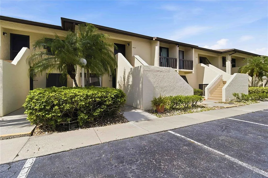 2 bed, 2.0 bath, 1108 sqft, $1,775 — Photo 3