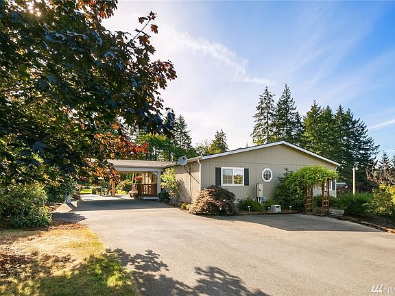 2nd image of 221 SE Mallard Beach Ln