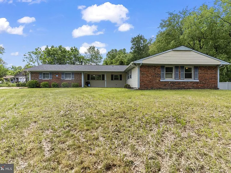 13501 Ivy Way — Photo 3