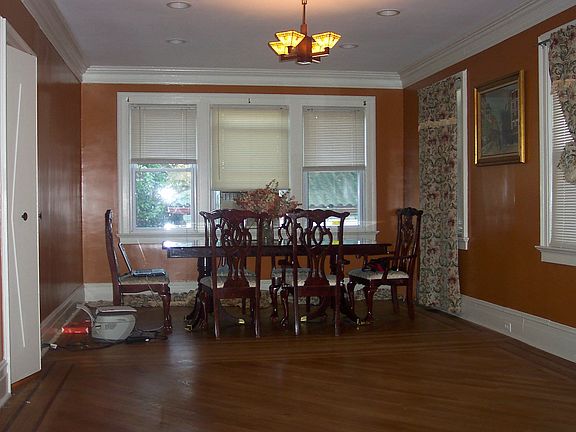 Banquet sized Dining Room