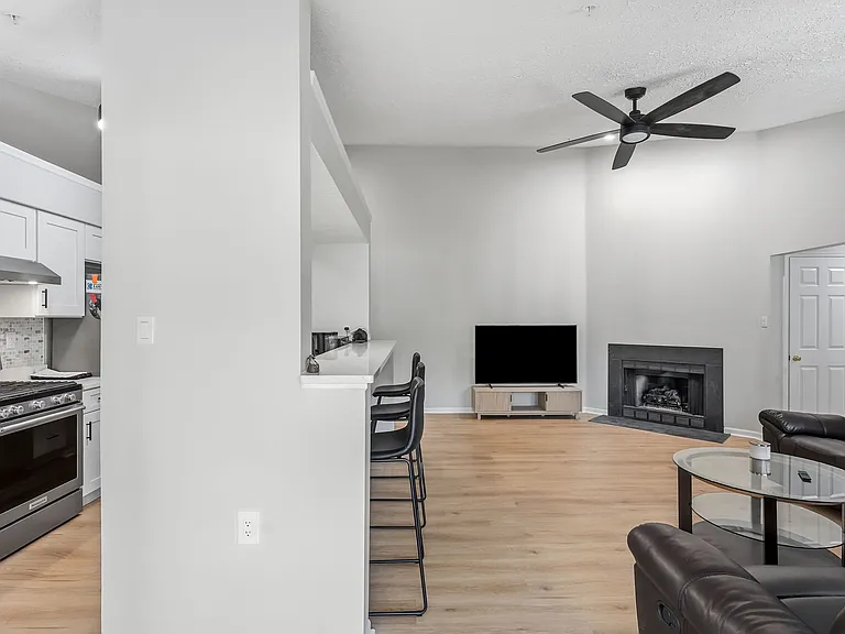 72 Eldon Way — Photo 22