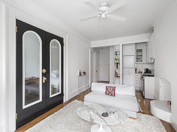 2nd image of 278 W 86th St APT 3A