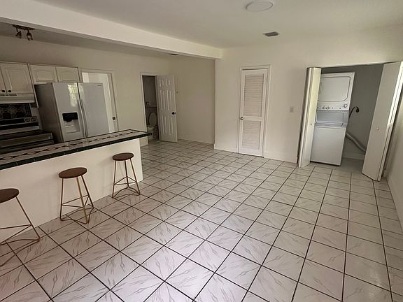 In-unit laundry