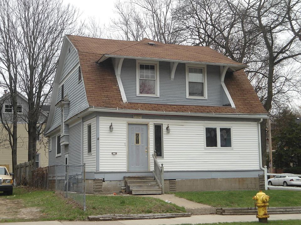 1st image of 524 Fuller Ave SE
