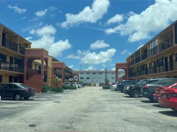 1349 W 51st Pl, Hialeah, FL